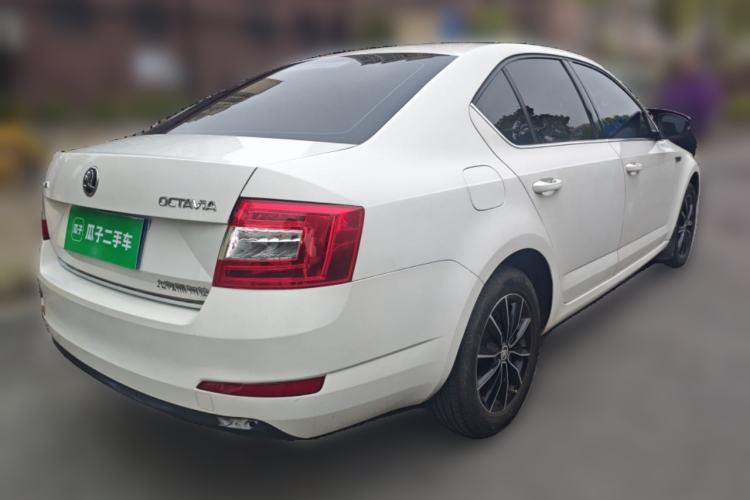 Used Skoda Octavia 2017 1.6L Automatic Smart Drive Edition Rear Right 45 Deg