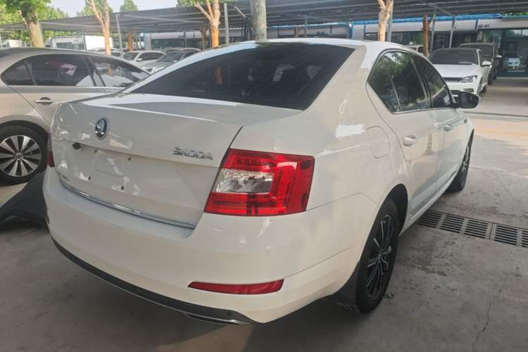 Used Skoda Octavia 2017 TSI280 DSG Smart Drive Edition Rear Right 45 Deg