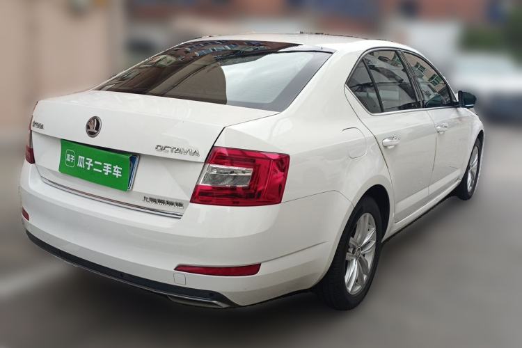 Used Skoda Octavia 2017 1.6L Automatic Smart Drive Edition Rear Right 45 Deg