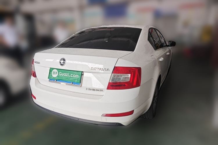 Used Skoda Octavia 2017 1.6L Automatic Chuanxing Edition Rear Right 45 Deg