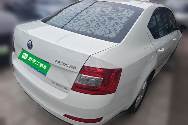 Used Skoda Octavia 2017 Classic Model 1.6L Manual Standard Edition Rear Right 45 Deg