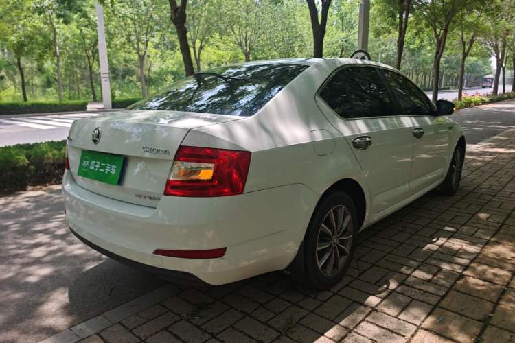 Used Skoda Octavia 2017 1.6L Manual Trend Edition Rear Right 45 Deg