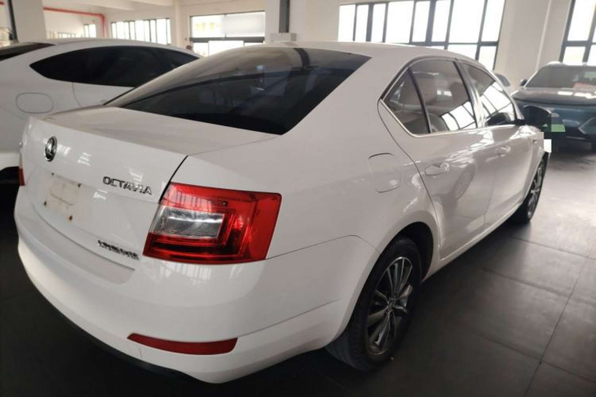 Used Skoda Octavia 2017 1.6L Automatic Chuanxing Edition Rear Right 45 Deg