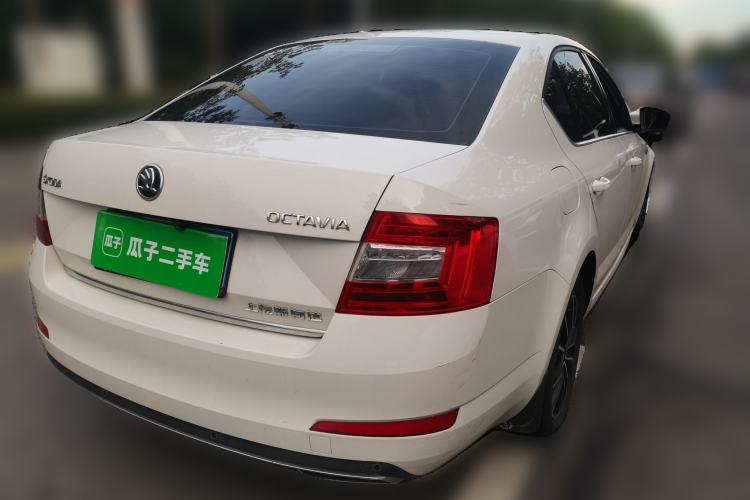Used Skoda Octavia 2017 1.6L Manual Smart Drive Edition Rear Right 45 Deg