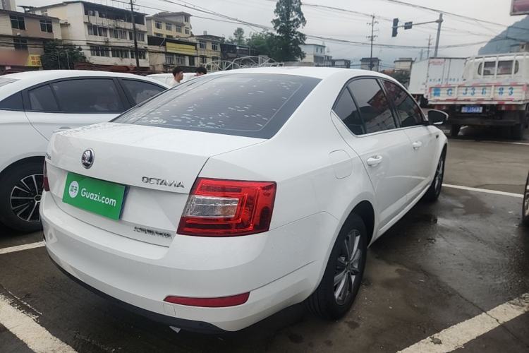 Used Skoda Octavia 2017 1.6L Automatic Chuanxing Edition Rear Right 45 Deg