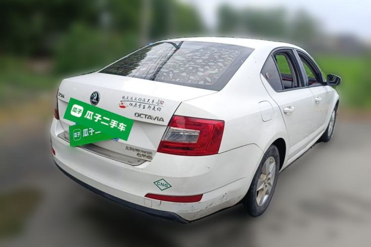 Used Skoda Octavia 2017 Classic Model 1.6L Manual Standard Edition Rear Right 45 Deg