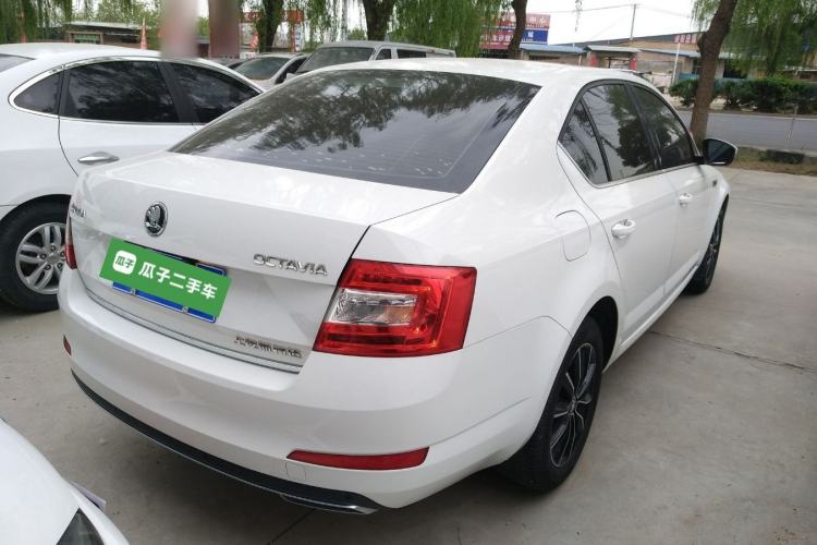 Used Skoda Octavia 2017 1.6L Automatic Smart Drive Edition Rear Right 45 Deg