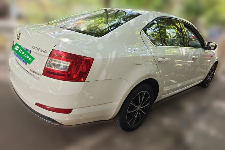 Used Skoda Octavia 2017 1.6L Automatic Smart Drive Edition Rear Right 45 Deg
