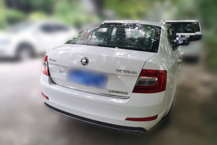 Used Skoda Octavia 2017 Classic Model 1.6L Manual Comfort Edition Rear Right 45 Deg