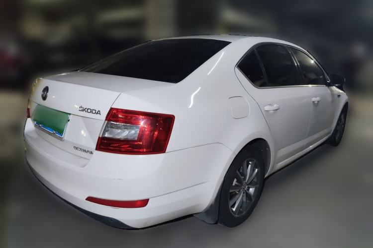 Used Skoda Octavia 2017 1.6L Automatic Chuanxing Edition Rear Right 45 Deg