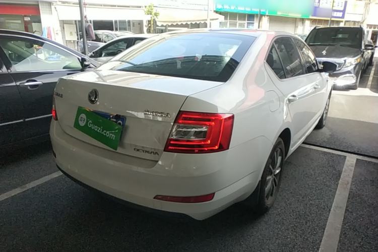 Used Skoda Octavia 2017 1.6L Automatic Chuanxing Edition Rear Right 45 Deg