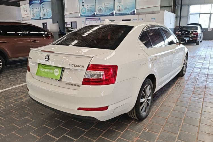 Used Skoda Octavia 2017 1.6L Manual Trend Edition Rear Right 45 Deg