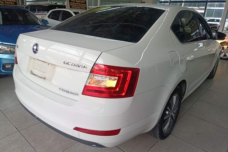 Used Skoda Octavia 2017 Classic Model 1.6L Manual Comfort Edition Rear Right 45 Deg