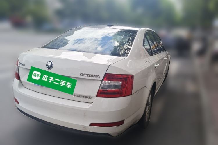 Used Skoda Octavia 2017 Classic Model 1.6L Automatic Standard Edition Rear Right 45 Deg