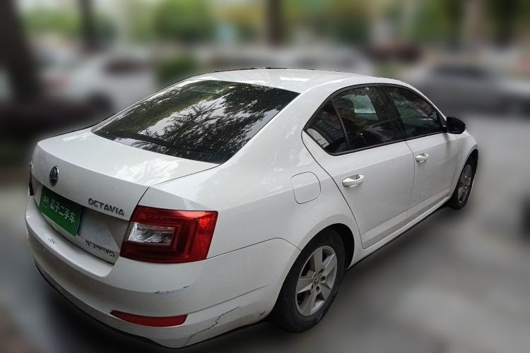 Used Skoda Octavia 2017 Classic Model 1.6L Manual Standard Edition Rear Right 45 Deg