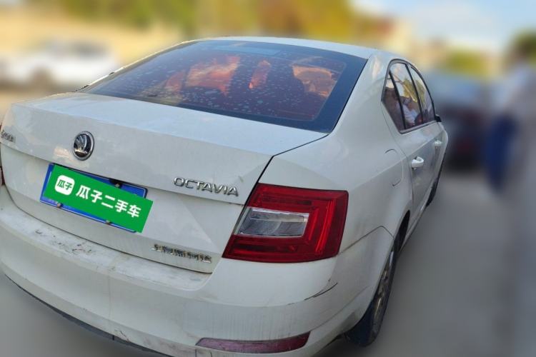 Used Skoda Octavia 2017 Classic Model 1.6L Manual Standard Edition Rear Right 45 Deg