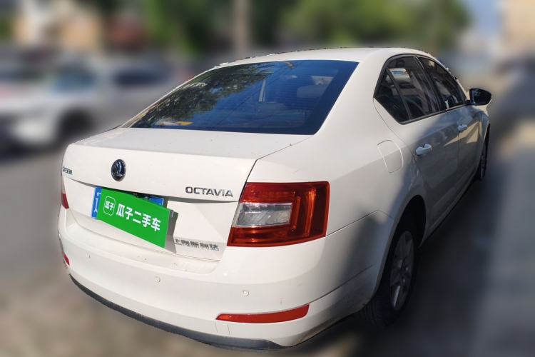 Used Skoda Octavia 2017 Classic Model 1.6L Automatic Standard Edition Rear Right 45 Deg