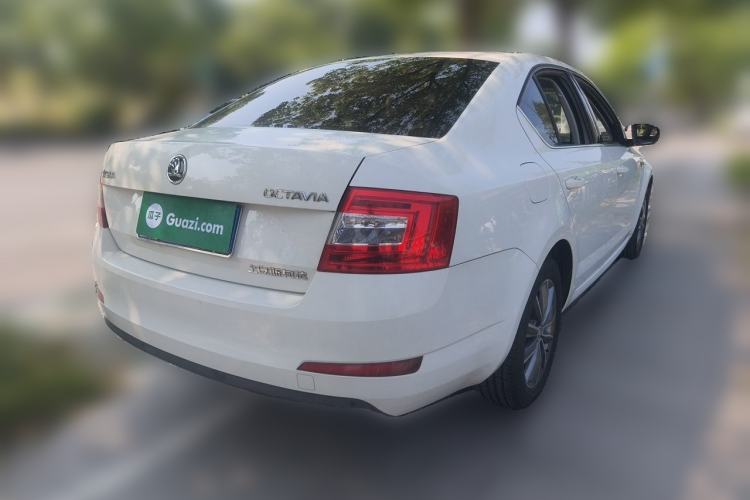 Used Skoda Octavia 2017 1.6L Automatic Chuanxing Edition Rear Right 45 Deg
