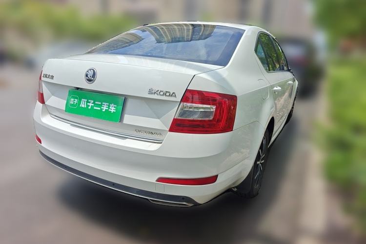 Used Skoda Octavia 2017 1.6L Manual Smart Drive Edition Rear Right 45 Deg