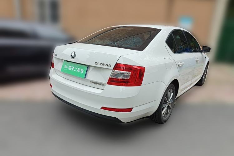Used Skoda Octavia 2017 1.6L Automatic Chuanxing Edition Rear Right 45 Deg