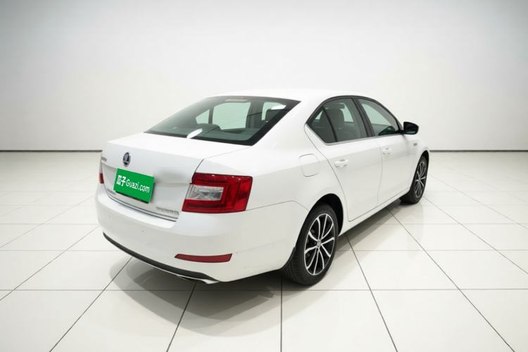 Used Skoda Octavia 2017 1.6L Automatic Smart Drive Edition Rear Right 45 Deg