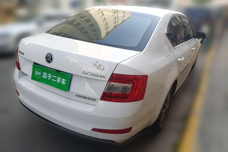 Used Skoda Octavia 2017 Classic Model 1.6L Manual Comfort Edition Rear Right 45 Deg