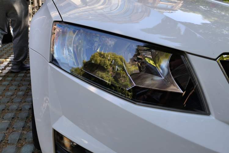 Used Skoda Octavia 2017 1.6L Automatic Smart Drive Edition Right Front Headlight