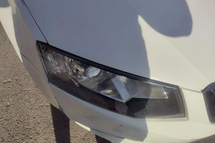 Used Skoda Octavia 2017 1.6L Automatic Smart Drive Edition Right Front Headlight
