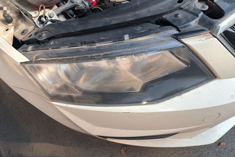 Used Skoda Octavia 2017 Classic Model 1.6L Automatic Standard Edition Right Front Headlight