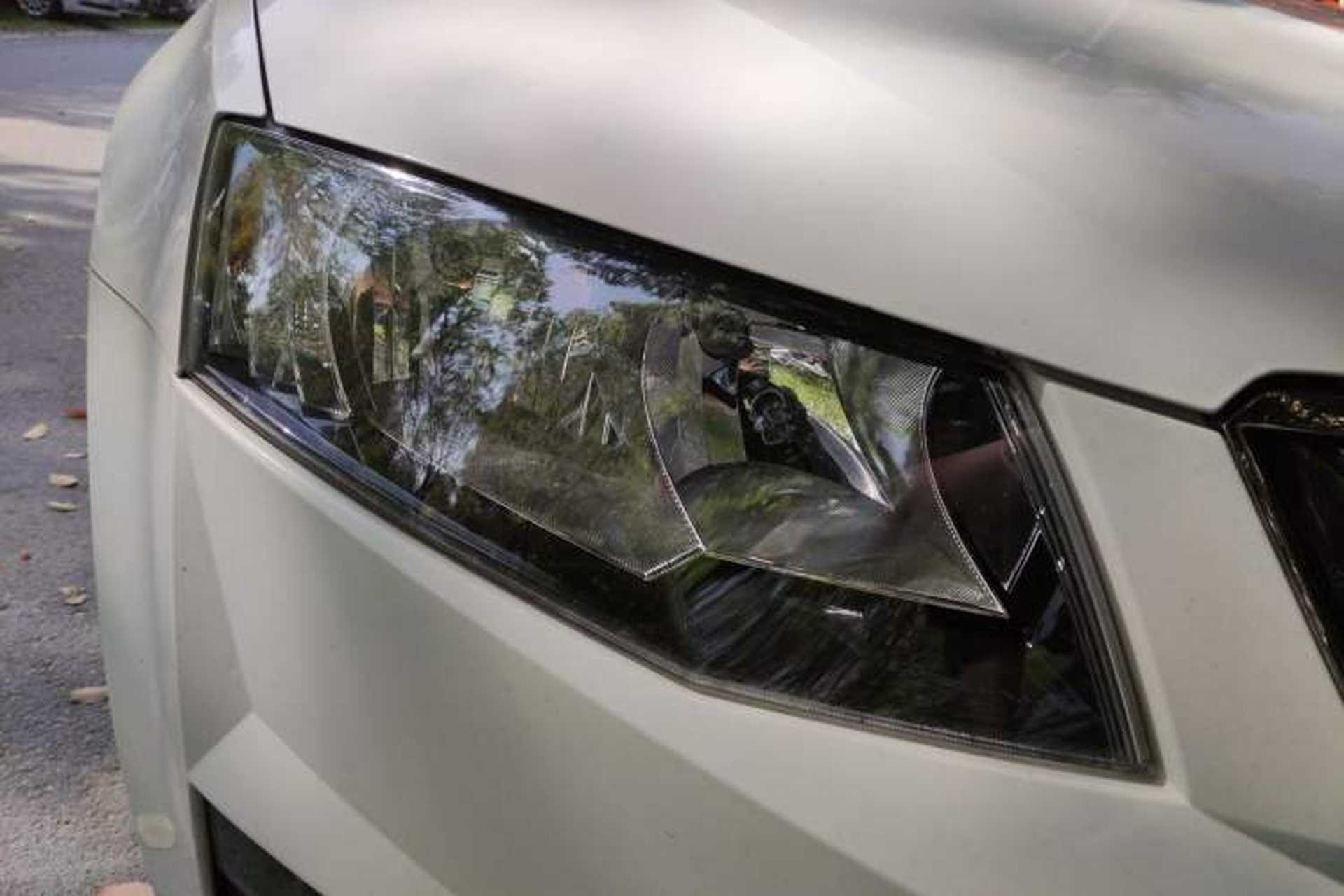 Used Skoda Octavia 2017 1.6L Automatic Smart Drive Edition Right Front Headlight