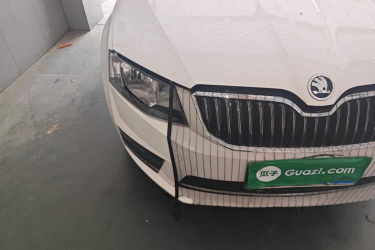 Used Skoda Octavia 2017 1.6L Automatic Chuanxing Edition Right Front Headlight