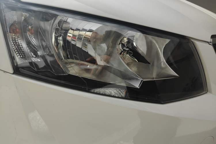 Used Skoda Octavia 2017 1.6L Manual Smart Drive Edition Right Front Headlight