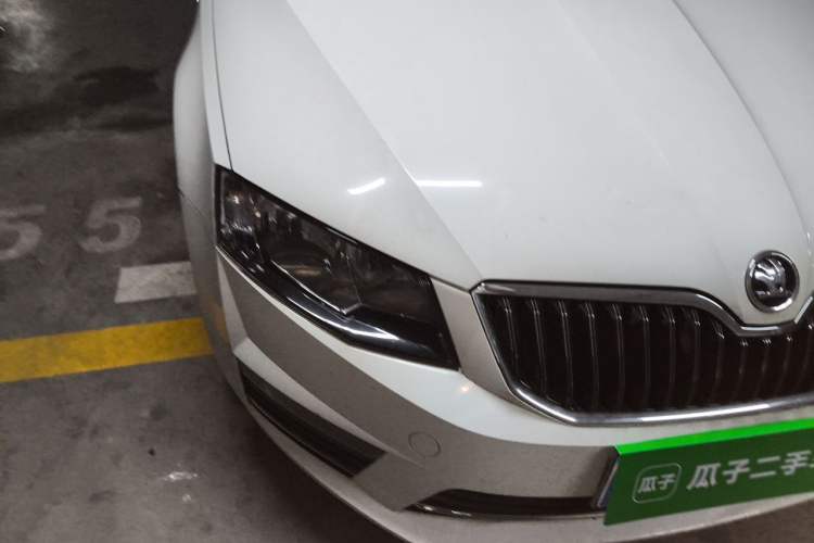 Used Skoda Octavia 2017 1.6L Automatic Chuanxing Edition Right Front Headlight