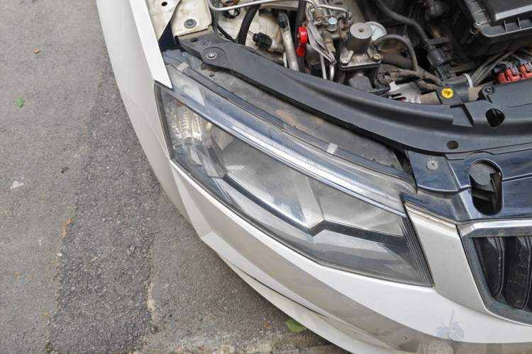 Used Skoda Octavia 2017 Classic Model 1.6L Automatic Standard Edition Right Front Headlight