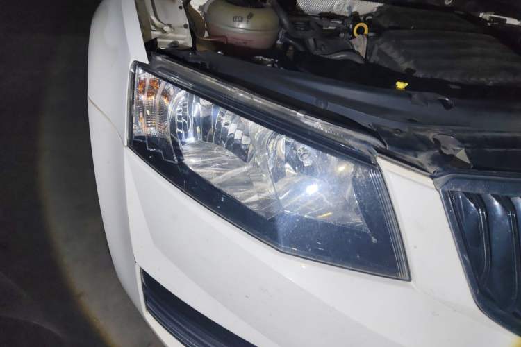 Used Skoda Octavia 2017 1.6L Automatic Chuanxing Edition Right Front Headlight