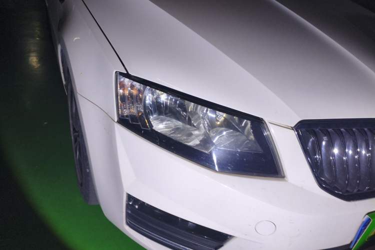 Used Skoda Octavia 2017 1.6L Automatic Chuanxing Edition Right Front Headlight
