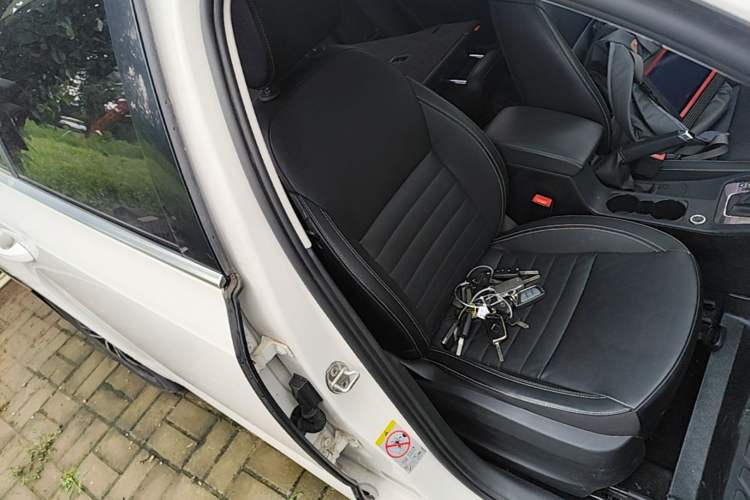 Used Skoda Octavia 2017 1.6L Automatic Smart Drive Edition Right Front Seat