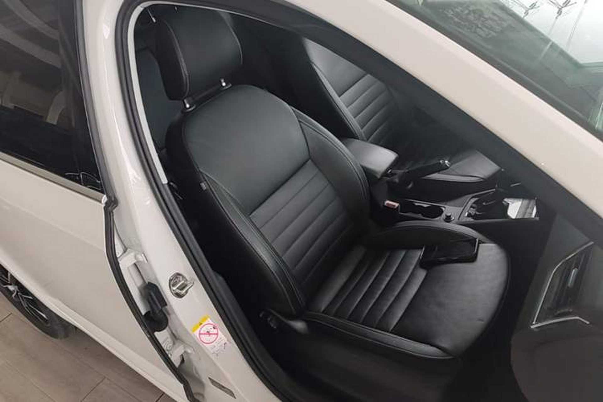 Used Skoda Octavia 2017 TSI280 DSG Smart Drive Edition Right Front Seat