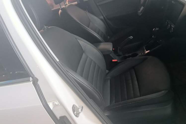 Used Skoda Octavia 2017 1.6L Automatic Smart Drive Edition Right Front Seat