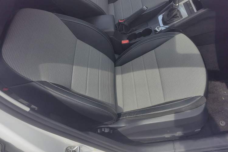 Used Skoda Octavia 2017 1.6L Automatic Chuanxing Edition Right Front Seat