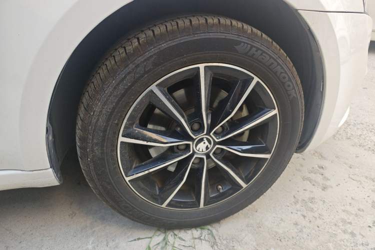 Used Skoda Octavia 2017 1.6L Automatic Smart Drive Edition Right Front Wheel Hub