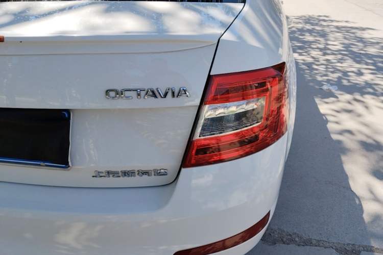 Used Skoda Octavia 2017 1.6L Manual Trend Edition Right Rear Taillight