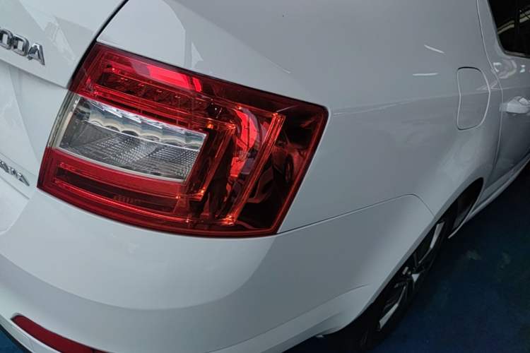 Used Skoda Octavia 2017 1.6L Automatic Chuanxing Edition Right Rear Taillight