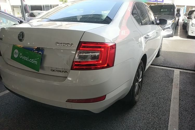 Used Skoda Octavia 2017 1.6L Automatic Chuanxing Edition Right Rear Taillight