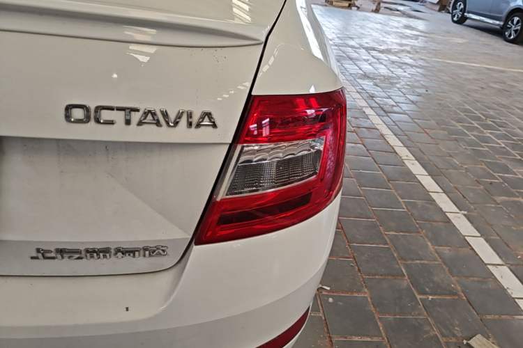 Used Skoda Octavia 2017 1.6L Manual Trend Edition Right Rear Taillight