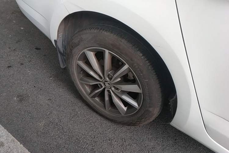 Used Skoda Octavia 2017 1.6L Automatic Chuanxing Edition Right Rear Wheel Hub