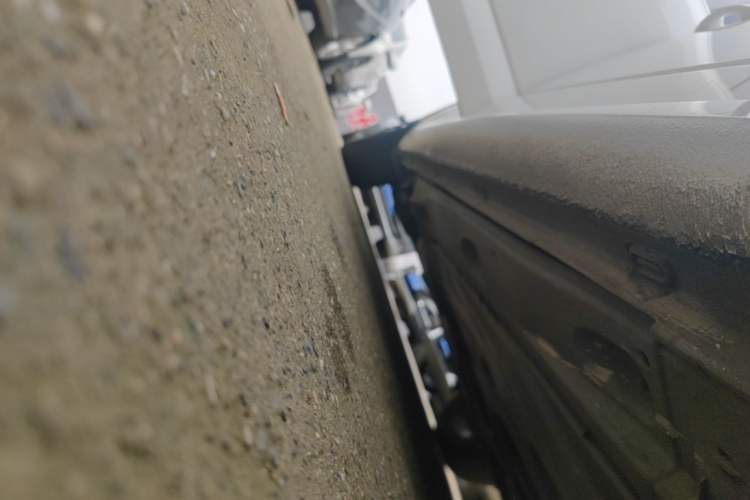 Used Skoda Octavia 2017 1.6L Automatic Smart Drive Edition Right Side Sill