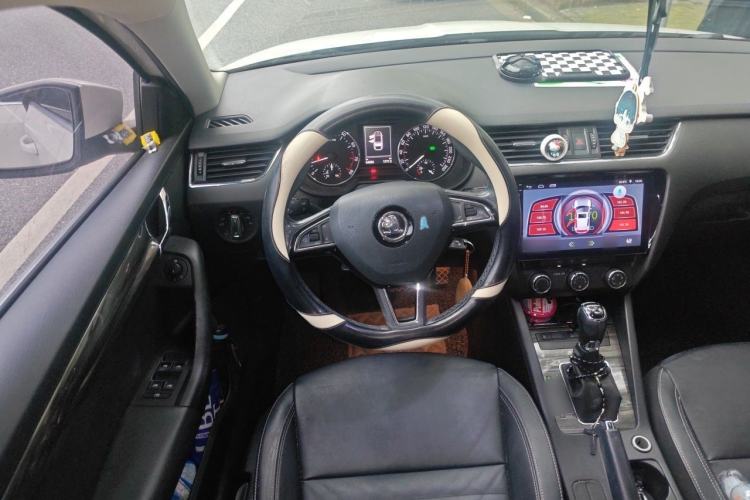 Used Skoda Octavia 2017 1.6L Automatic Smart Drive Edition Steering Wheel