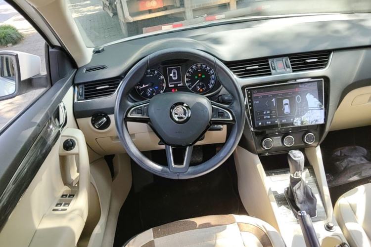 Used Skoda Octavia 2017 TSI280 DSG Smart Drive Edition Steering Wheel