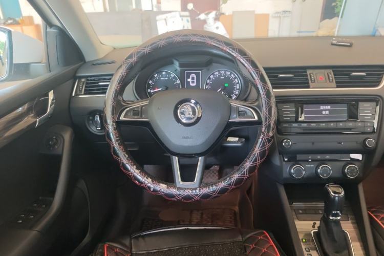 Used Skoda Octavia 2017 1.6L Automatic Smart Drive Edition Steering Wheel